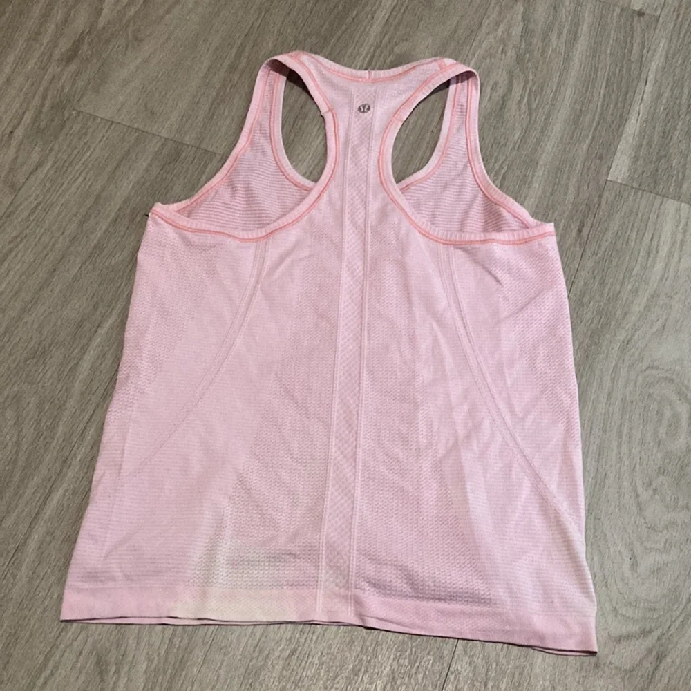 Lululemon - Picture 3 of 6